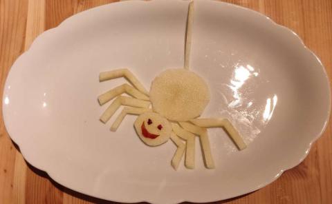 Spinne Sibbi rettet Apfel